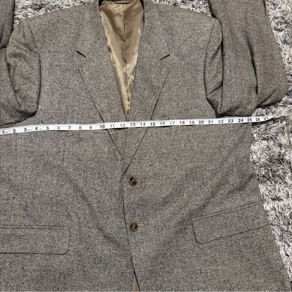 Elegant Men's Brown Blazer - Picture 6 of 8
